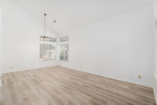 Building Photo - Beautiful Home in Antelope for Rent!