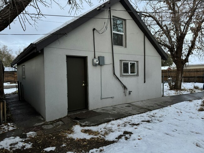 Photo - 400 S Raleigh St House