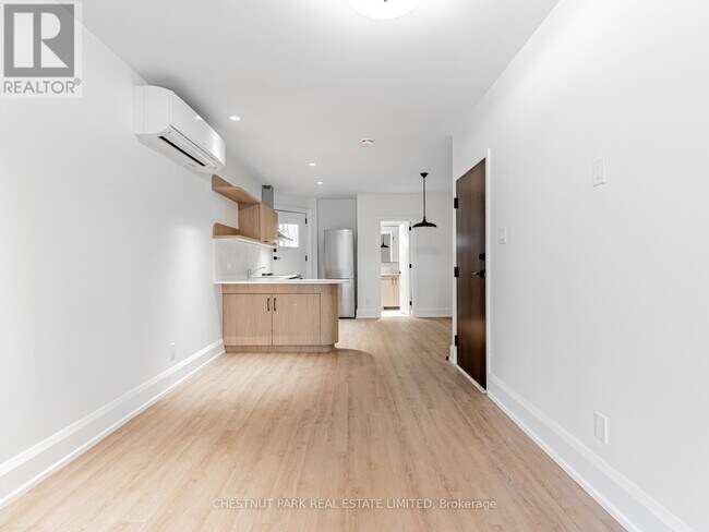 Photo du bâtiment - 2528-2528 Yonge St