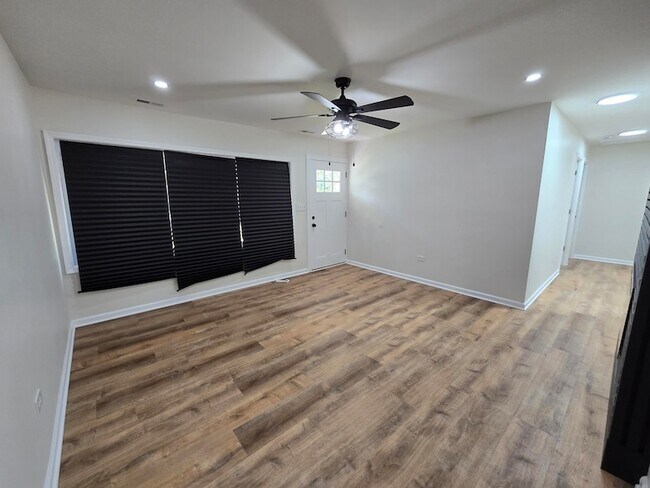 Foto del edificio - 5525 E 13th Pl