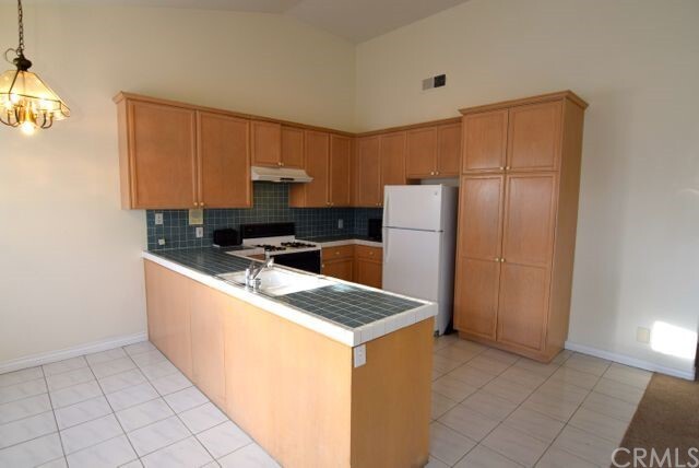 Building Photo - 102 Avenida Lucia