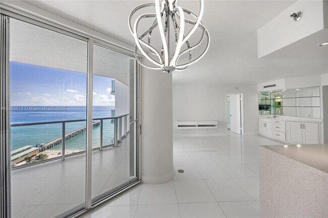 Building Photo - 16485 Collins Ave