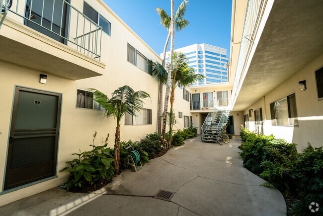 Building Photo - 12323 Texas Ave