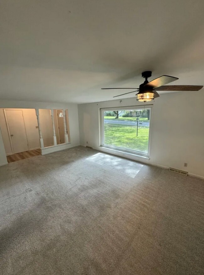 Building Photo - 3510 S Broadway Ave