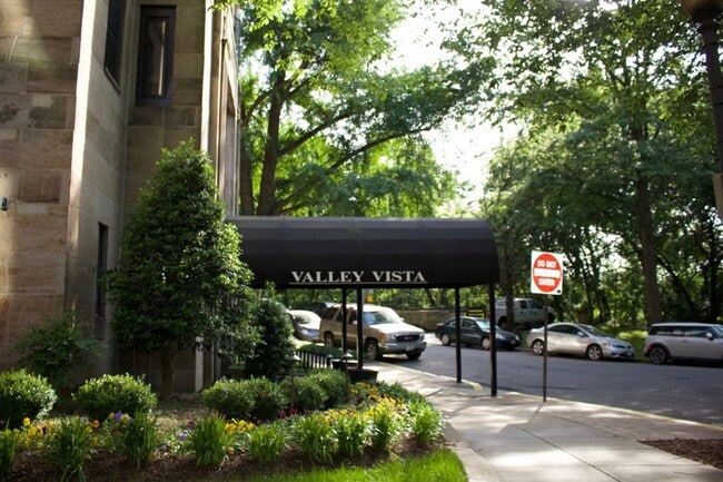 Main Entrance - 2032 Belmont Rd NW