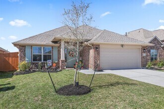 Building Photo - 2605 Golden Palms Ln