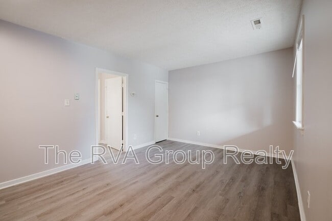 Building Photo - 3807 Woodlawn St