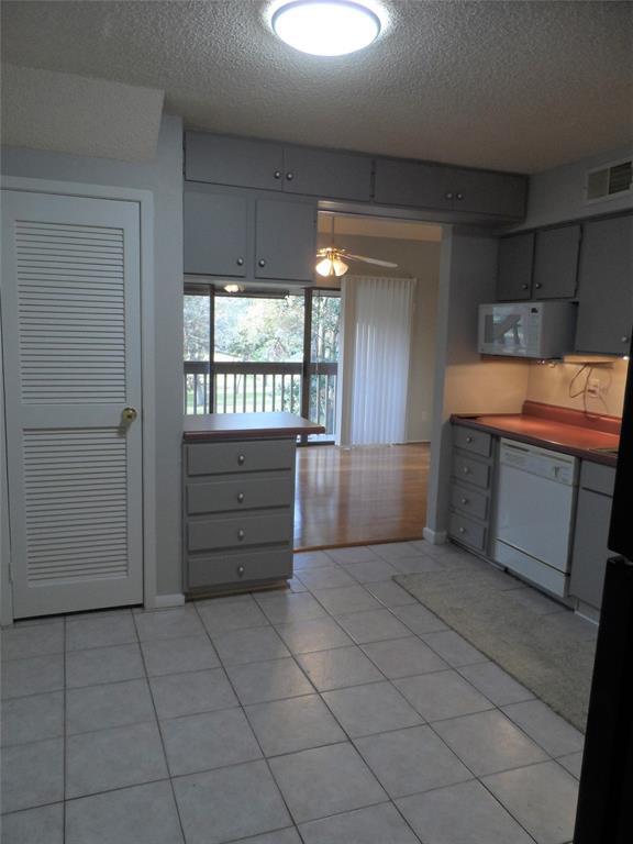 Foto del edificio - 12900 Walden Rd