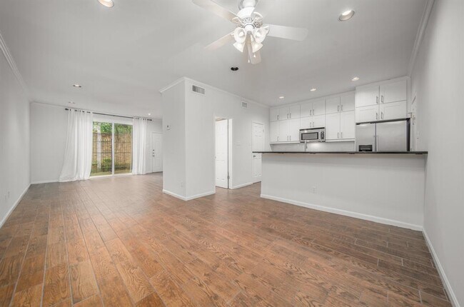 Building Photo - 1201 McDuffie St