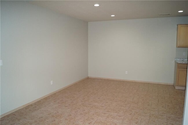 Building Photo - 67 Dakota Trail