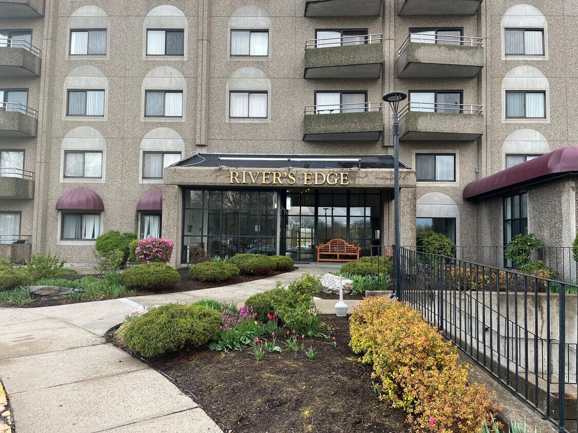 111 deKoven Drive Unit APT 208, Middletown, CT 06457 Condo for Rent