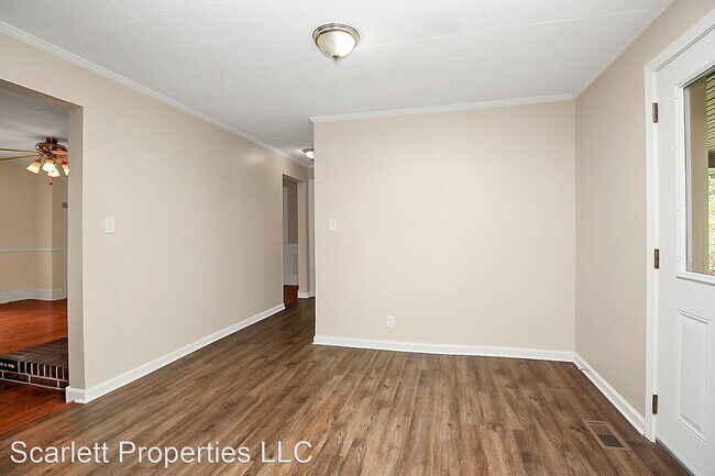 Building Photo - 3 br, 2 bath House - 1417 17th Avenue NE