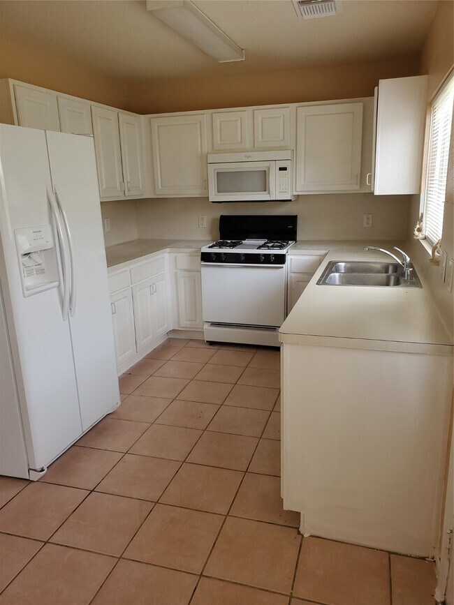 Building Photo - 7310 Fliser