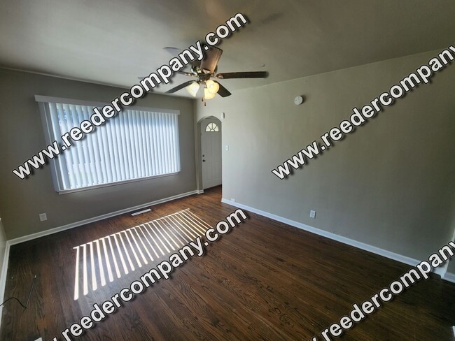 Building Photo - Remodeled 3 bedroom home in Hessville