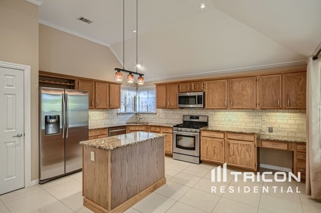 Building Photo - 2708 Hemingway Dr