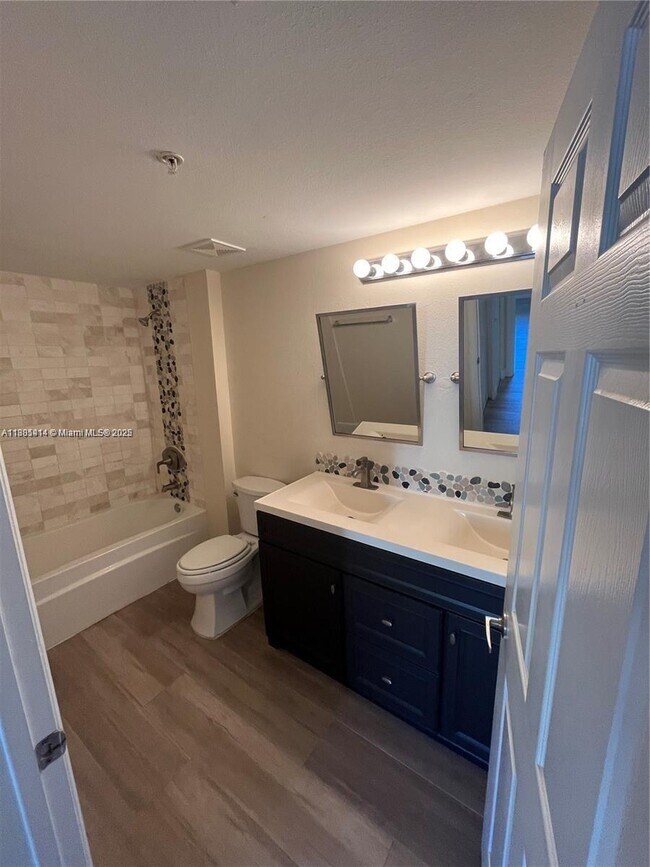 Building Photo - 6492 Emerald Dunes Dr