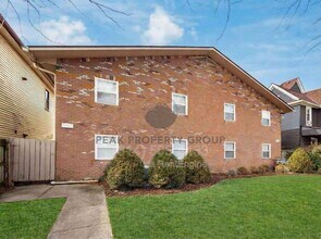 Building Photo - 1393 Summit St