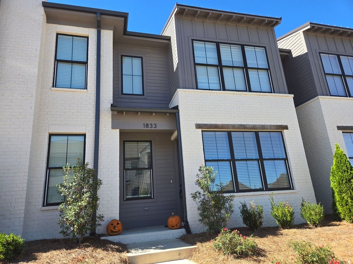 Primary Photo - 3BD/3.5BA FOR RENT IN THE RESERVE