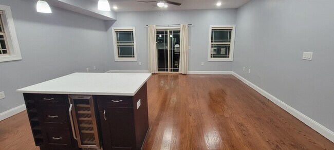 Foto del edificio - 206 Columbia Ave