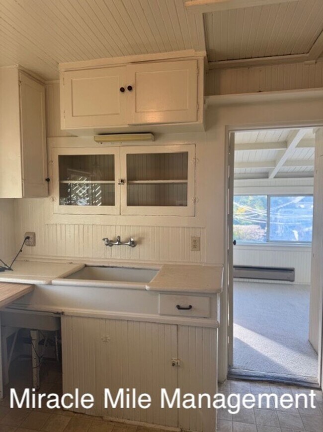 Building Photo - library