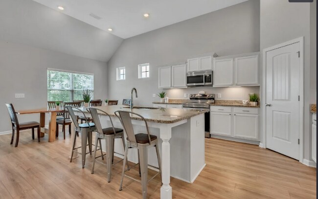 Foto del edificio - 272 Thorpe Dr