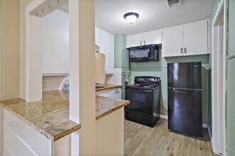 Building Photo - 946 Milam St