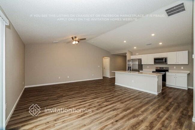 Building Photo - 3117 SW Martin St