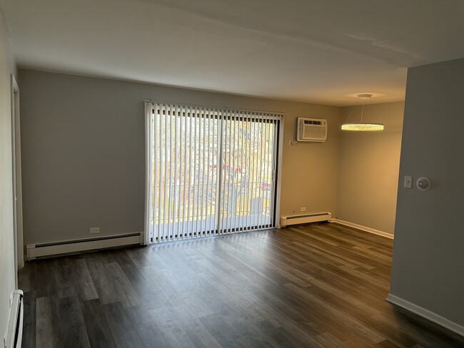 Building Photo - 110 W 66th St