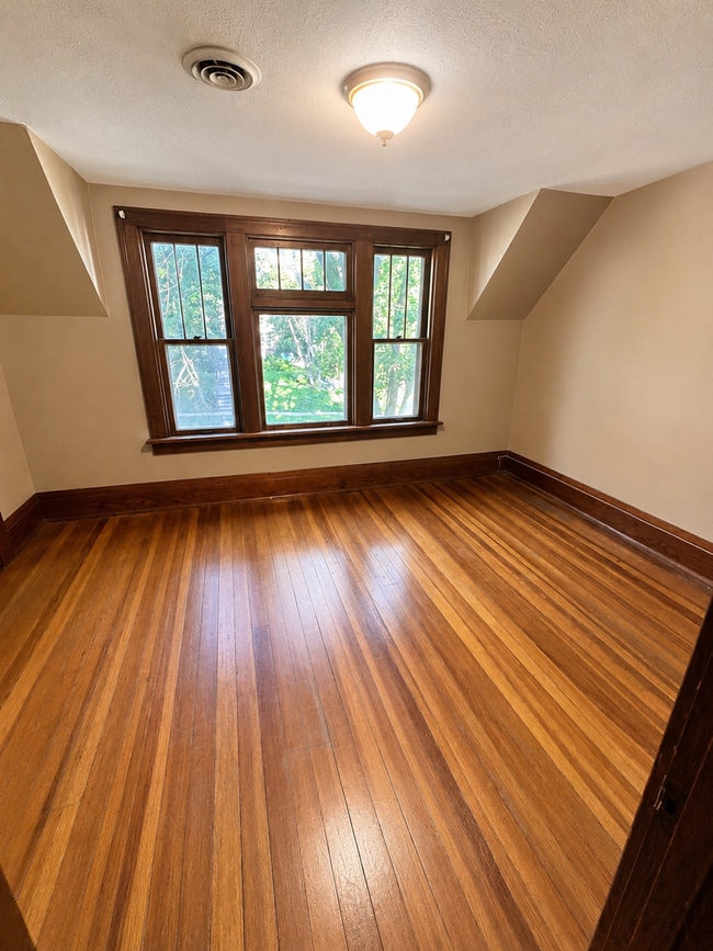 Building Photo - 223 Highland Ave