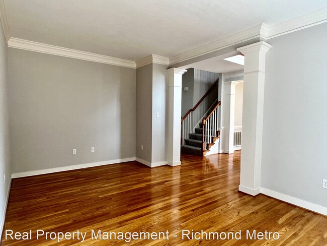 Foto del edificio - 5 br, 2.5 bath House - 10018 Woodbaron Way