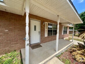 Building Photo - 6204 Silver Oak Dr