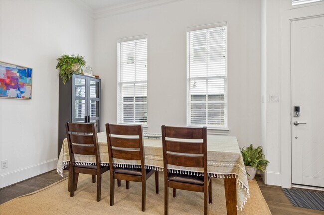 Foto del edificio - 3302 W 12th St