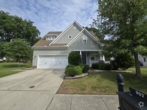 Building Photo - 927 Hugh Ln
