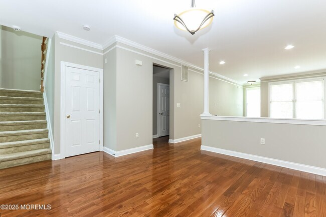 Building Photo - 18 Deepwater Cir