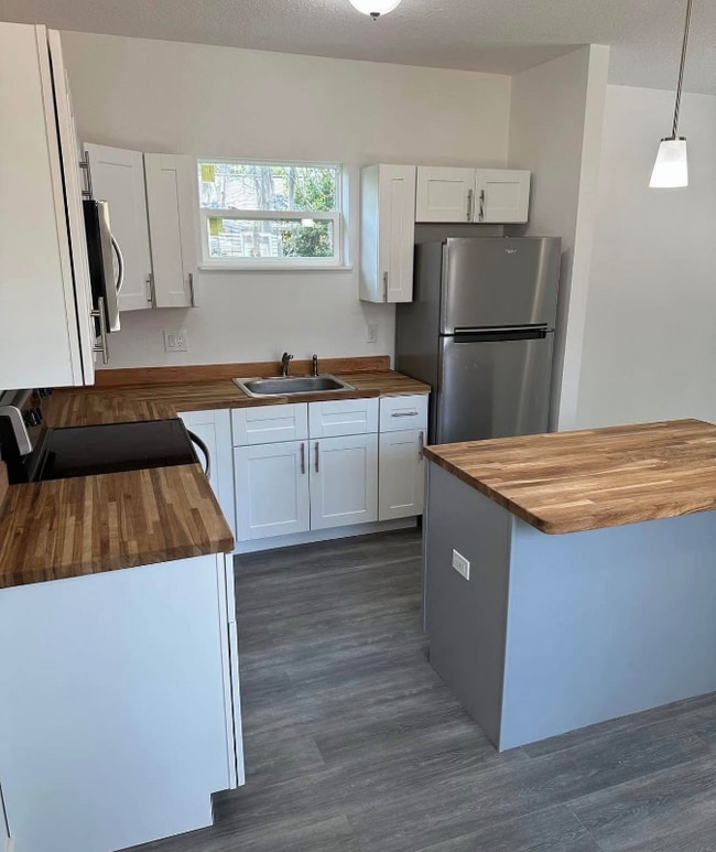 Photo - 701 E Ellicott St House