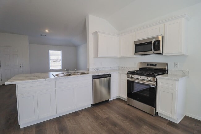 Building Photo - 3 Bed | 2 Bath in Coweta!