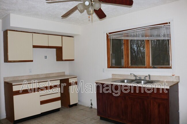 Foto del edificio - 740 E 254th St