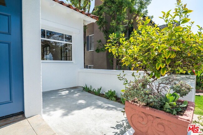 Foto del edificio - 1238 N Cedar St
