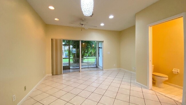 Foto del edificio - 6967 Blacksmith Way