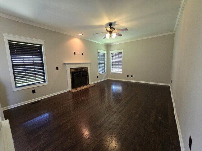 Building Photo - 3377 WISER DR
