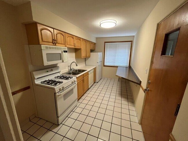 Building Photo - 1531 Bonnie Brae