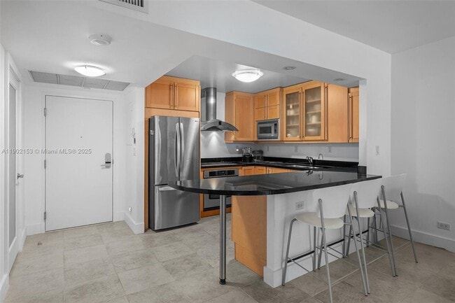 Building Photo - 2301 Collins Ave