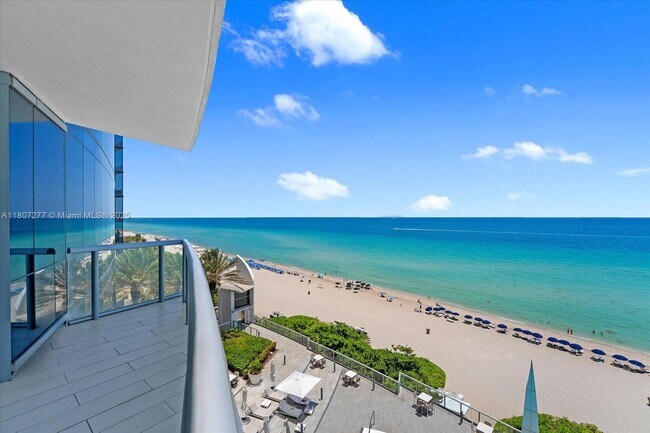 Foto del edificio - 17121 Collins Ave