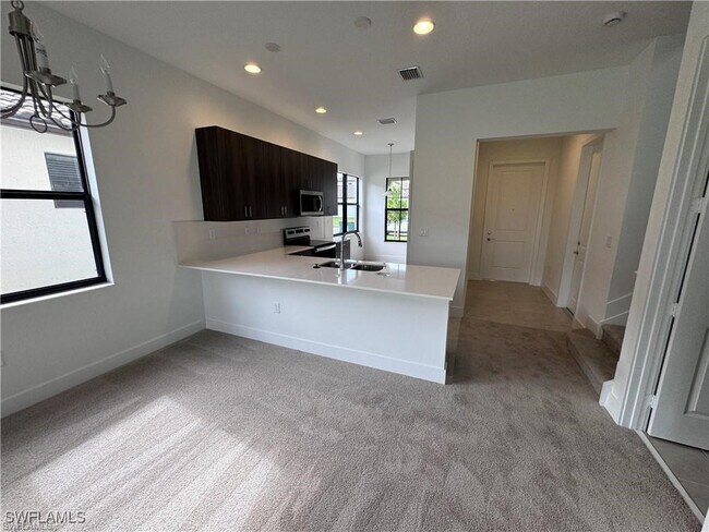 Foto del edificio - 5665 Cassidy Ln