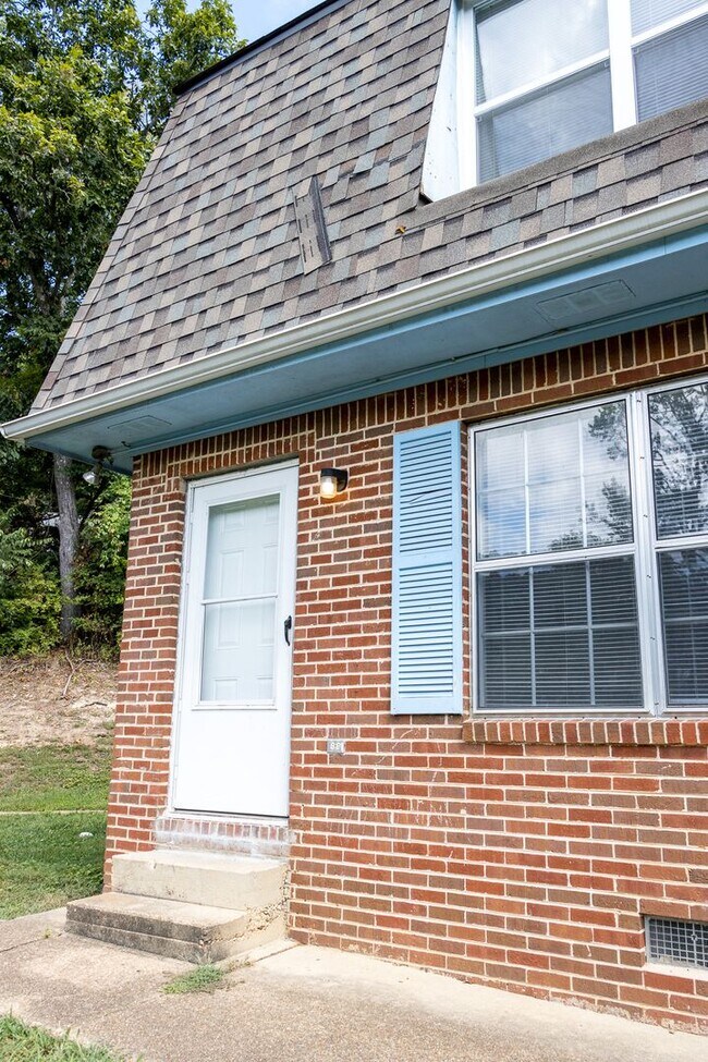 Foto del edificio - 5025 Shoals Ln