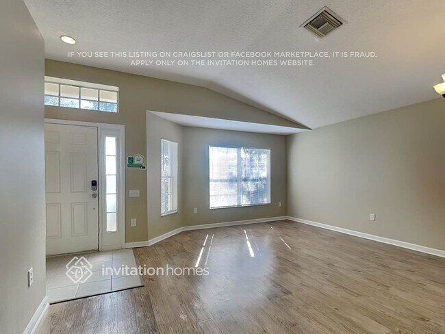 Foto del edificio - 7827 Outerbridge St