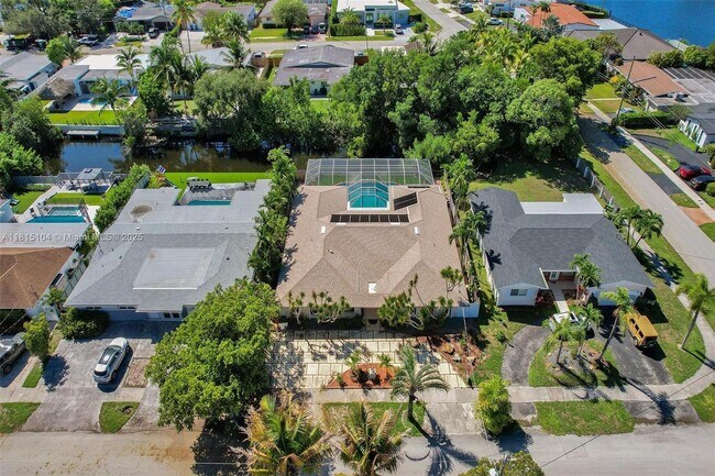 Foto del edificio - 2310 NE 195th St