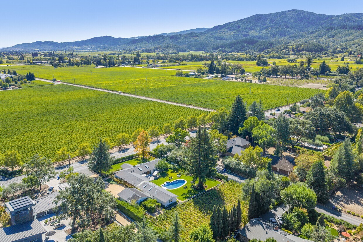 Primary Photo - 760 Zinfandel Ln