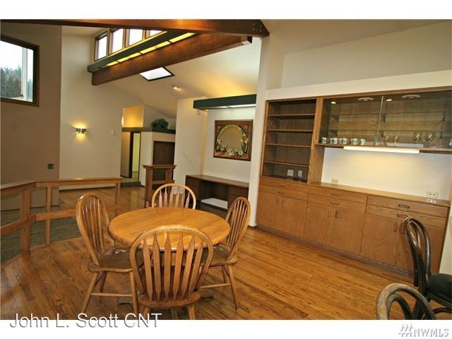 Building Photo - 1319 Lakeshore Dr