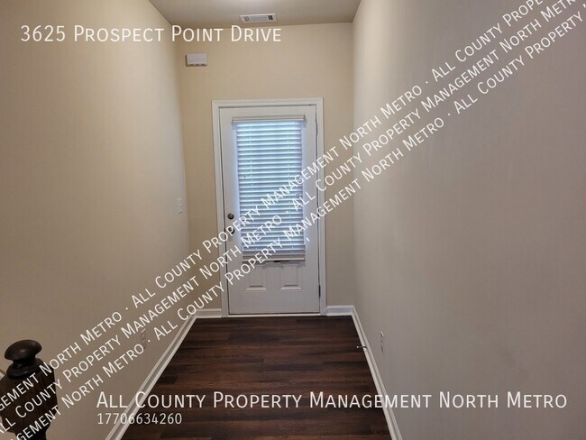 Building Photo - **Pet Welcome!**